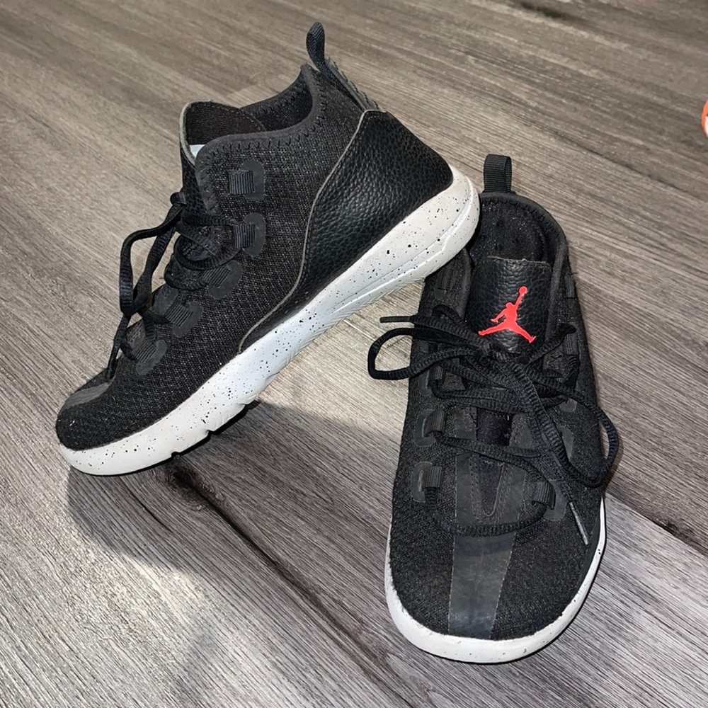 Jordan size 5Y shoes